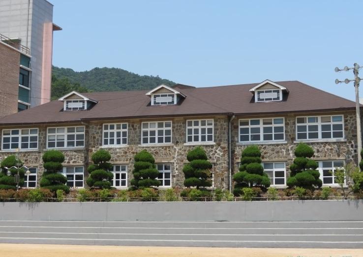 기독교와수석-매산관.jpg